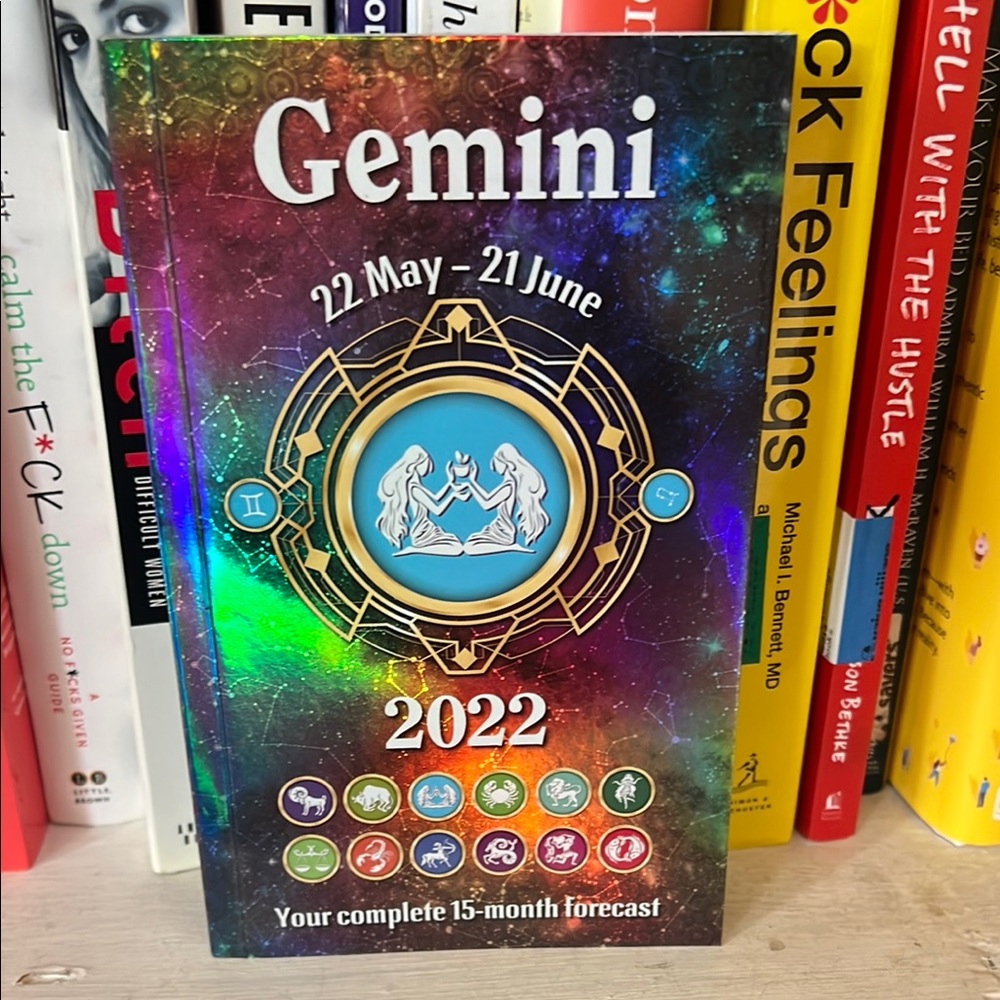 Gemini 2022 Horoscope Book
